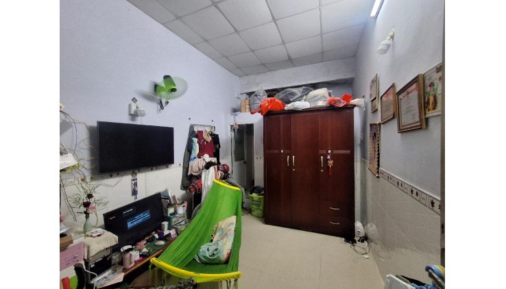 CHÍNH CHỦ 1 ĐỜI - NGANG GẦN 6M - CÁCH MT ĐS 15 20M - NHÀ CŨ TIỆN XÂY MỚI - NHỈNH 4 TỶ
