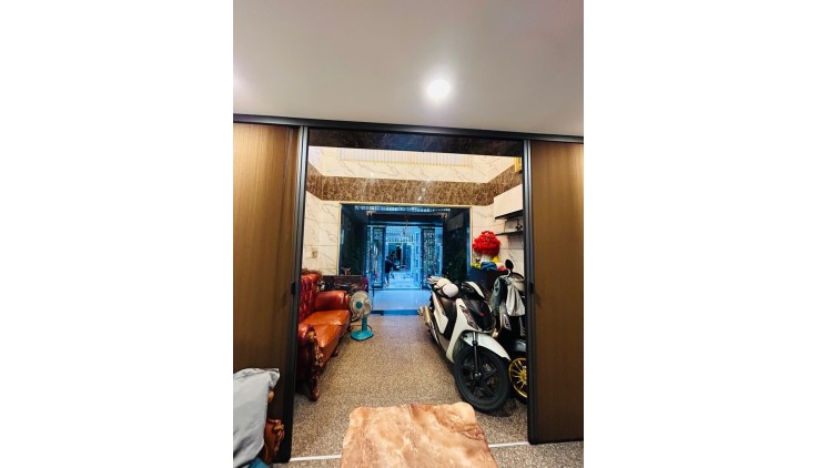 BÁN NHÀ LÊ VĂN LƯƠNG-5 TẦNG-NHỈNH 11 TỶ