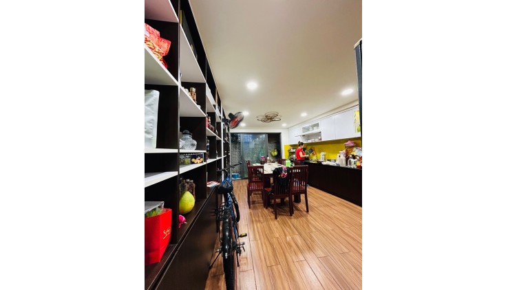 BÁN NHÀ LÊ VĂN LƯƠNG-5 TẦNG-NHỈNH 11 TỶ