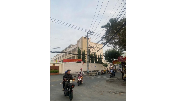 ĐẤT ĐẸP VUÔNG 119M. LINH XUÂN. KHU ĐÔNG CN. SV  XÂY CĂN HỘ DỊCH VỤ TUYỆT VỜI.