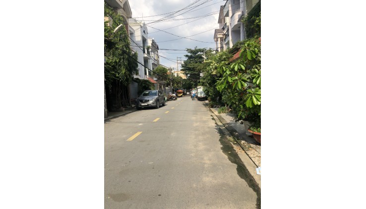 Bán gấp nhà mới, vào ở ngay, khu Vip Tên Lửa