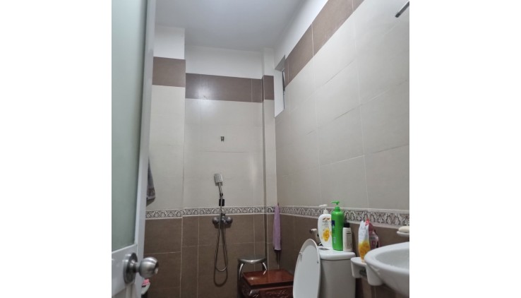Bán nhà Phạm THế Hiển(4.6x17) 4pn ngộp bank phường 6 quận 8 chỉ nhỉnh 8 tỷ