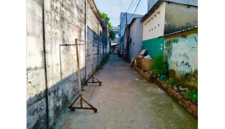 Bán nhà Đường số 13, Linh Xuân Thủ Đức, cấp 4, 81m2, giá 3 tỷ