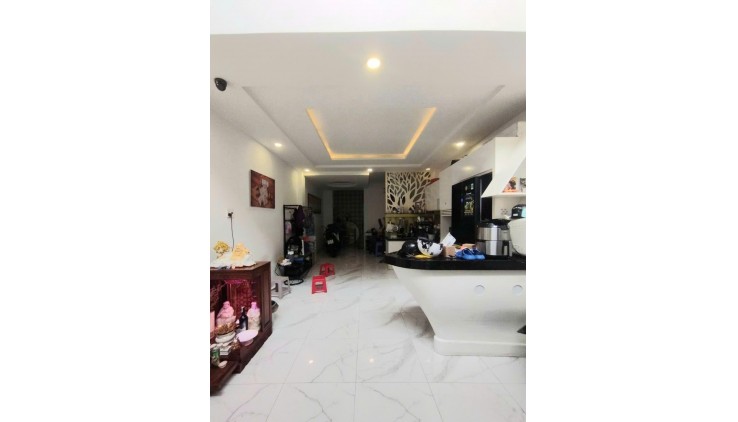 SÁT MẶT TIỀN TRUNG TÂM Q4 

TÔN ĐẢN GIAO KHÁNH HỘI 
NGANG 4.2 DÀI 12 M

ĐÚC 5 TẤM