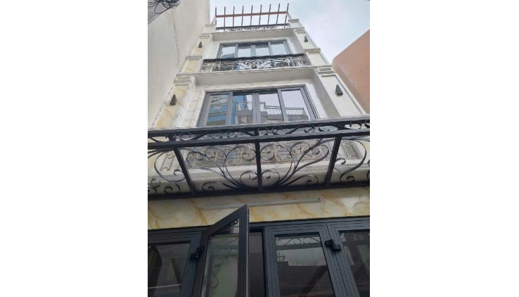 SÁT MẶT TIỀN  HOÀNG DIỆU Q4 
NGANG 3.12 X 9 
ĐÚC MỚI 4 TẤM CÓ 4 TỶ