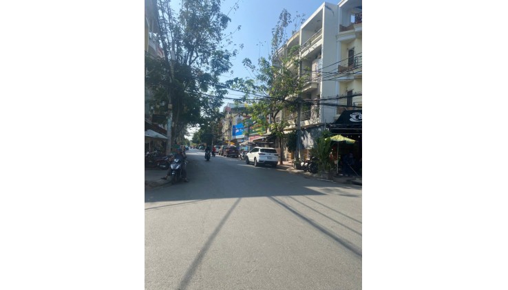 NHÀ ĐẸP AU DUONG LAN - 42M2 X 3 TẦNG - 5.85 TỶ - [P3,Q8].