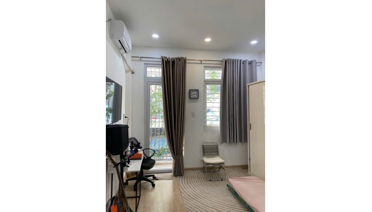 SÁT MẶT TIỀN ĐƯỜNG SỐ GIAO NGUYỄN THỊ THẬP Q7
NGANG 3.6 X 9 M TÂN QUY Q7 CÓ 4 TỶ