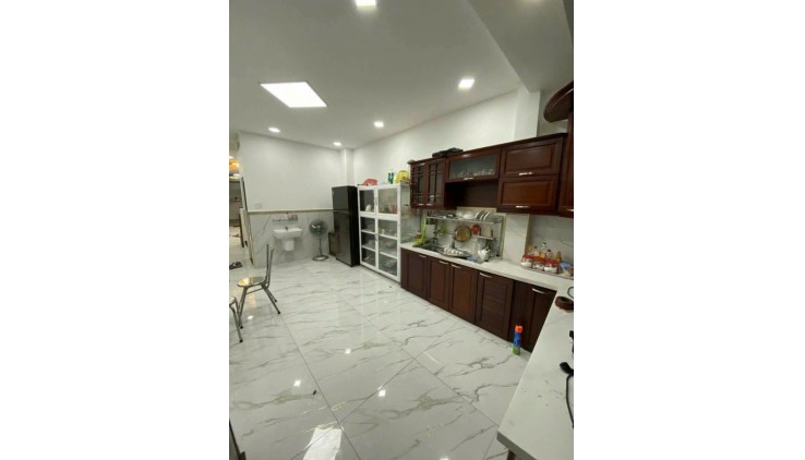 BÁN NHÀ TRUNG TÂM Q7 

PHÚ THUẬN LỐI XÓM PHÚ MỸ HƯNG Q7

DT NGANG 4.2 DÀI 16 M