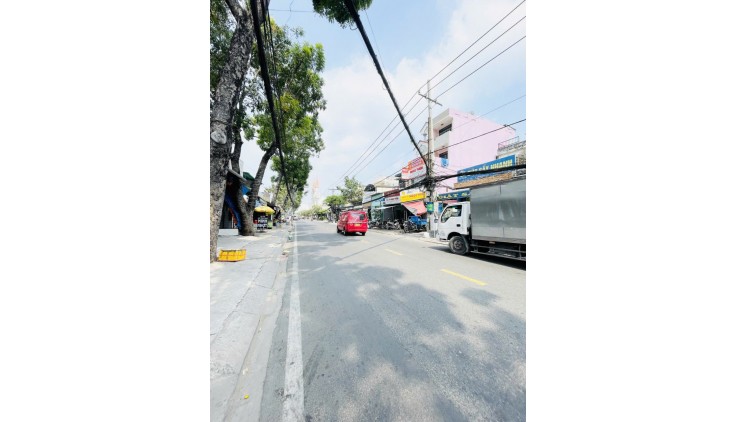 Bán nhà mặt phố cấp 4 (4.5x45) Phạm Thế Hiển phường 7 quận 8 giá chỉ 15 tỷ