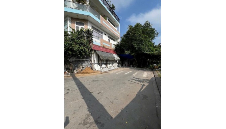 Bán nhà mặt phố Q.9, 70m², 3 tầng, 4PN, 5.6 tỷ, sổ đỏ