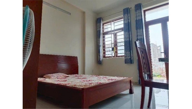 Bán nhà mặt phố Q.9, 70m², 3 tầng, 4PN, 5.6 tỷ, sổ đỏ