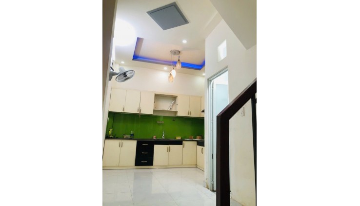Bán nhà 32m2  4 tầng 4 pn sân thượng Tám Danh phường 4 quận 8 chỉ 4,8 tỷ