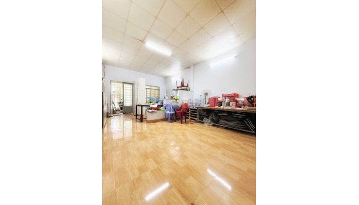 Bán nhà vị trí đẹp 8M thông Tân Hương quận Tân Phú 4 x 18 chỉ 7,1 tỷ tl