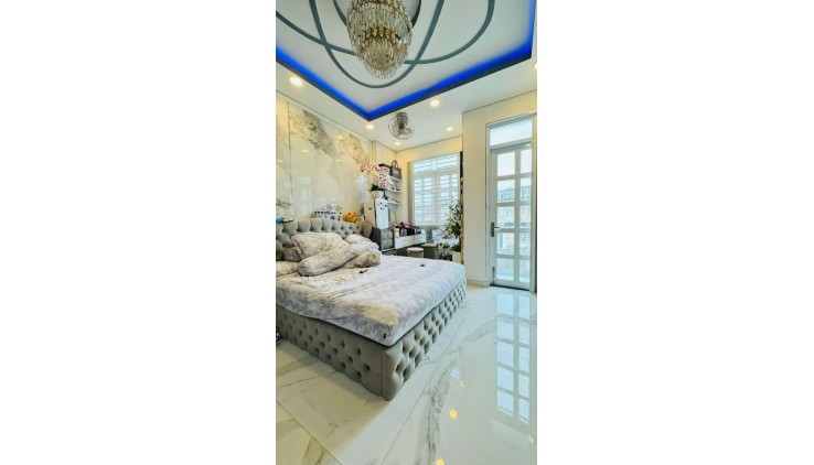 Bán nhà (4x17) 4 lầu tặng hết nội thất Tùng Thiện vương phường 12 quận 8 chỉ 7,8 tỷ