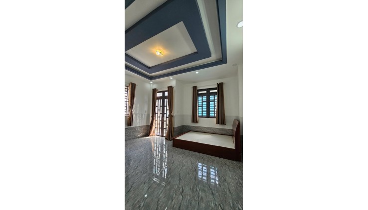 Nhà mới đường xe hơi 
cách nhà 10 m
nguyễn Thị Thập tân quy Q7 
Ngang 5 x10.5