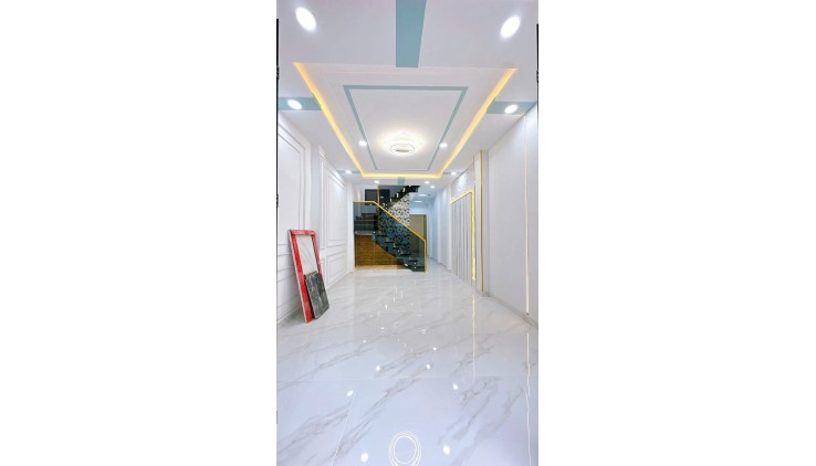 SÁT MẶT TIỀN  ĐƯỞNG Vĩnh hội  Q4 

NGANG 3.45 DÀI 12.05  ĐÚC 2 TẤM CÓ 4 TỶ