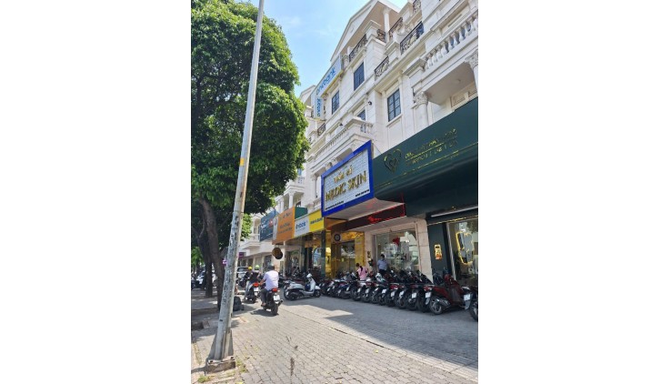Cho Thuê Nhà Mặt Tiền Phan Văn Trị [KDC Cityland Park Hills], Phường 10, Quận Gò Vấp, TPHCM.
