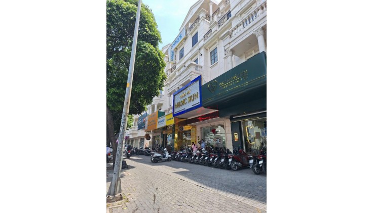 Cho Thuê Nhà Mặt Tiền Phan Văn Trị [KDC Cityland Park Hills], Phường 10, Quận Gò Vấp, TPHCM.