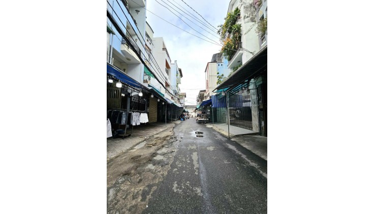 Bán nhà 4 tầng, 96m², 4PN, Gò Vấp, 10.6 tỷ, ngay chợ Hạnh Thông Tây