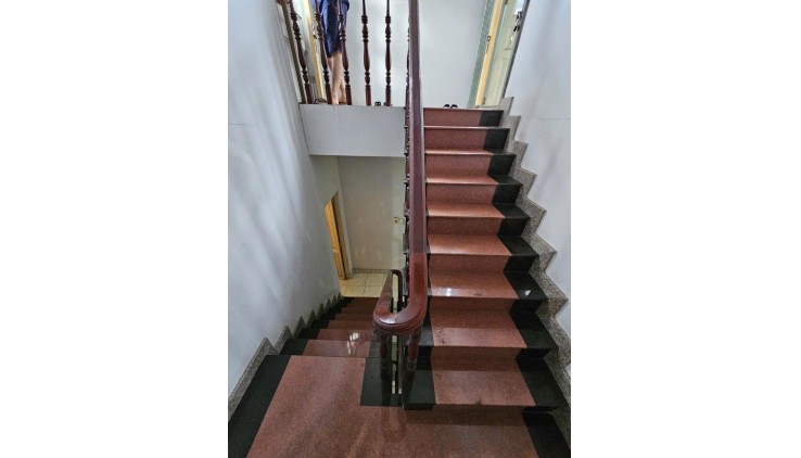 Bán nhà 4 tầng, 96m², 4PN, Gò Vấp, 10.6 tỷ, ngay chợ Hạnh Thông Tây