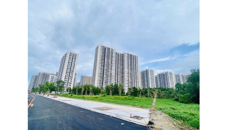 Đất nền ở đường Phước Thiện, P. Long Thạnh Mỹ, Q9, Hồ Chí Minh đang chờ chủ mới. Với diện tích 89,9m², giá chỉ 3,9 tỷ VND,