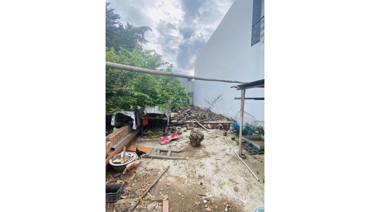 Đất nền ở đường Phước Thiện, P. Long Thạnh Mỹ, Q9, Hồ Chí Minh đang chờ chủ mới. Với diện tích 89,9m², giá chỉ 3,9 tỷ VND,