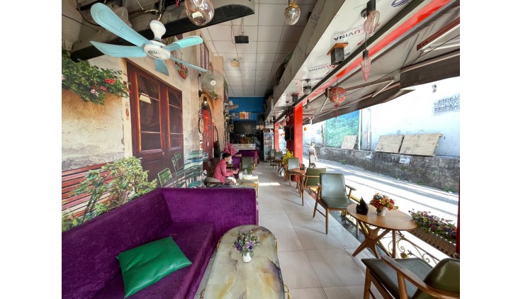 Quận 12 ! QUÁN CAFÉ ĐẸP LẮM GÓC 2 MT , SANG CHỈ 225 tr ( Ngang 4m x 20m ), Sát Bên N/Hàng, Tel : 0989970277 ( chính chủ )