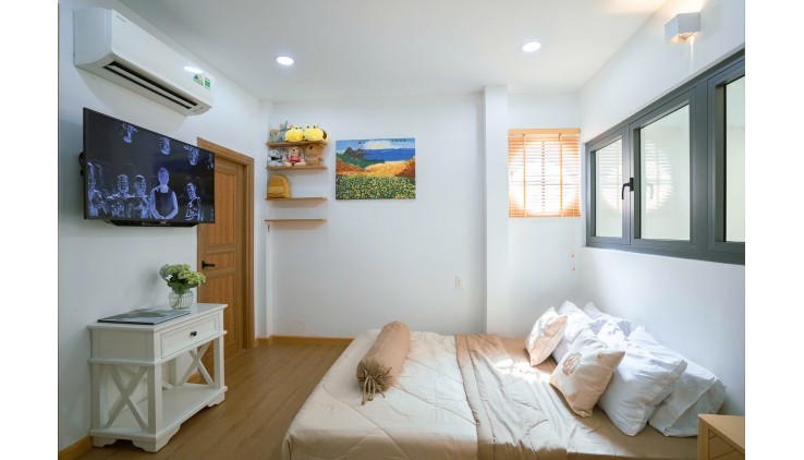 6.5 tỷ-biệt thự sân vườn mini giáp Quận 1- hẻm 6m- 47m2- căn góc-full nội thất