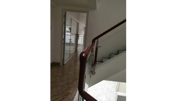 Bán nhà Mặt tiền Lý Nam Đế - giao Nguyễn Chí Thanh, Q 11, 4x14m, 4 Tầng - 3 PN,15.9 tỷ.