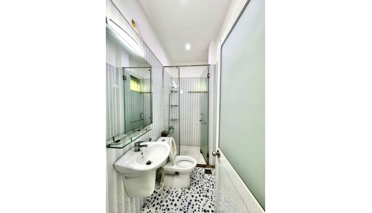 BÁN NHÀ CHÍNH CHỦ - 4 TẦNG BTCT - 5PN - NƠ TRANG LONG - P11 BÌNH THẠNH - HẺM 5M - ĐỂ LẠI NỘI THẤT - BÁN 6.35 TỶ - TL