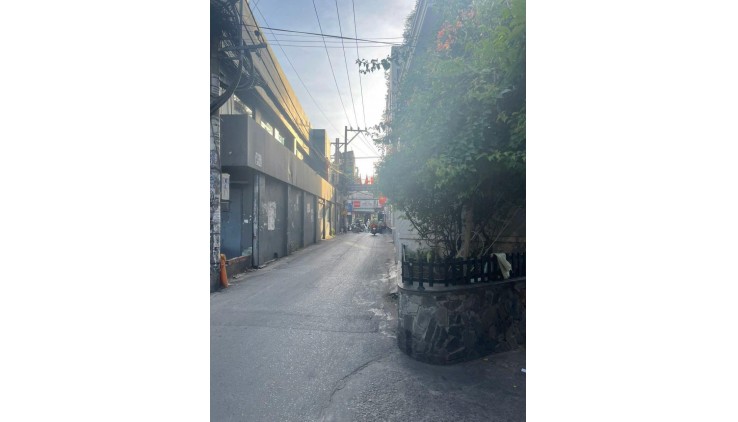 Chính chủ cần Bán gấp chung cư view đẹp vị trí tại P11, quận Bình Thạnh, TPHCM