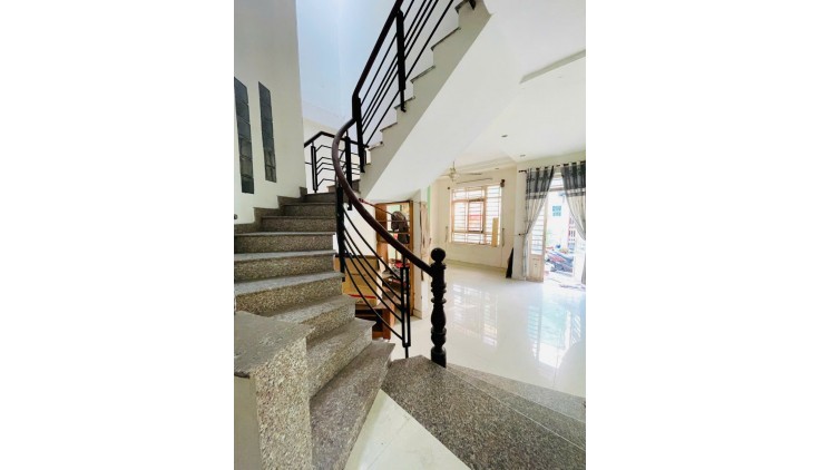 Bán Gấp nhà đường số 5 BHH hẻm 8m gần mặt tiền 62,5m2,2 Tầng đúc BTCT Nhỉnh 4 tỷ