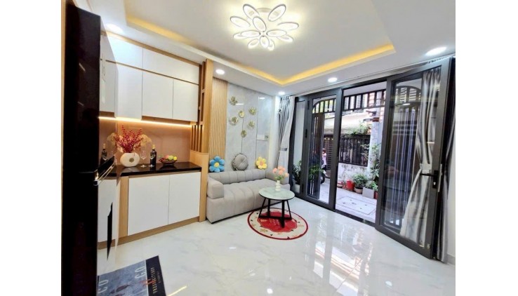 Bán nhà Phú Nhuận _ Thích Quảng Đức - 25m2 - 5 tầng - nhỉnh 5 tỷ