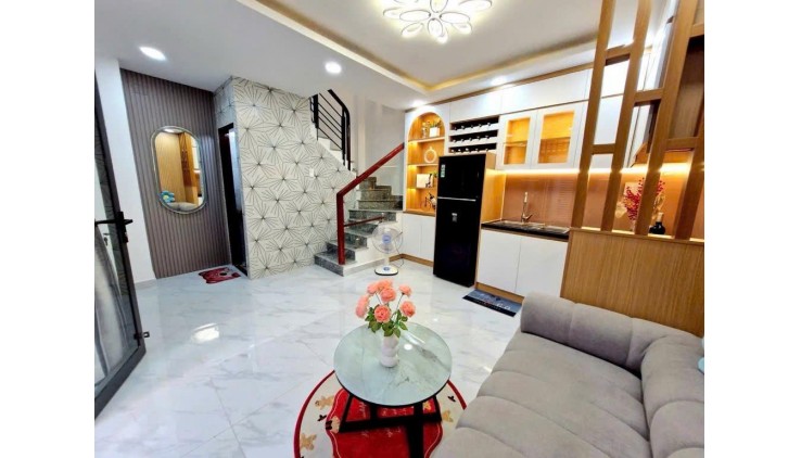 Bán nhà Phú Nhuận _ Thích Quảng Đức - 25m2 - 5 tầng - nhỉnh 5 tỷ