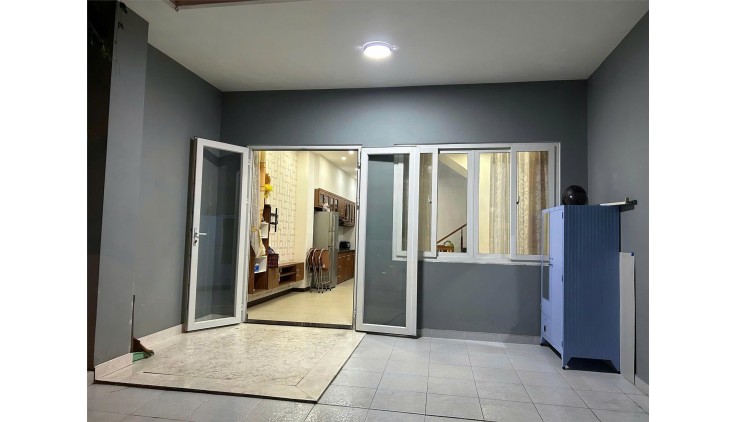 Cho thuê nhà Mega Village Khang Điền, Q9, DTSD 155m2, 3 PN, nội thất cơ bản, 13.5tr.tháng