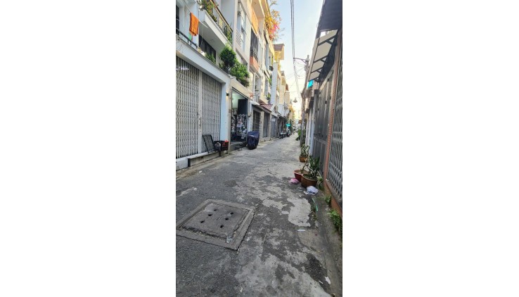 Bán Nhà Hẻm Xe Hơi Đường Trường Chinh, Tân Bình, DT 4 x12m, 2 tầng, 2 PN.