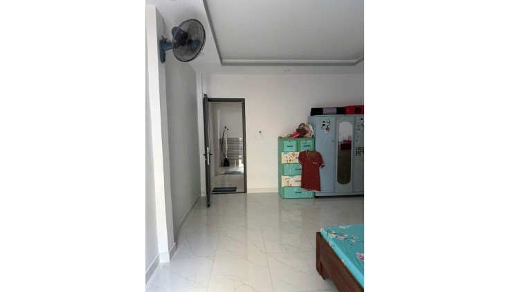 Bán Nhà Hẻm Xe Hơi Đường Trường Chinh, Tân Bình, DT 4 x12m, 2 tầng, 2 PN.