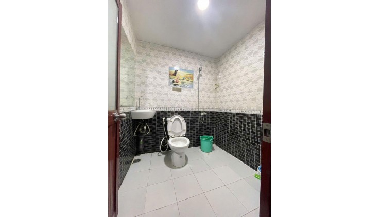Bán Gấp nhà Vườn Lài Tân Phú hẻm xe hơi thông 37m2 -2 tầng nhỉnh 3 tỷ