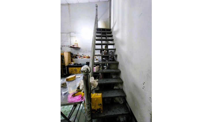 Nhà 2 tầng 153m², hẻm ô tô, trung tâm Thủ Đức, giá chỉ 55tr/m2