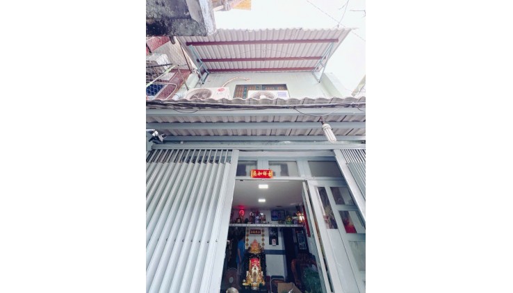 SÁT MẶT TIỀN  NGANG 4 NỞ HẬU 7 DÀI 10,5 M  ĐÚC 3 TẤM Q4 GIẢM 400 TRIỆU