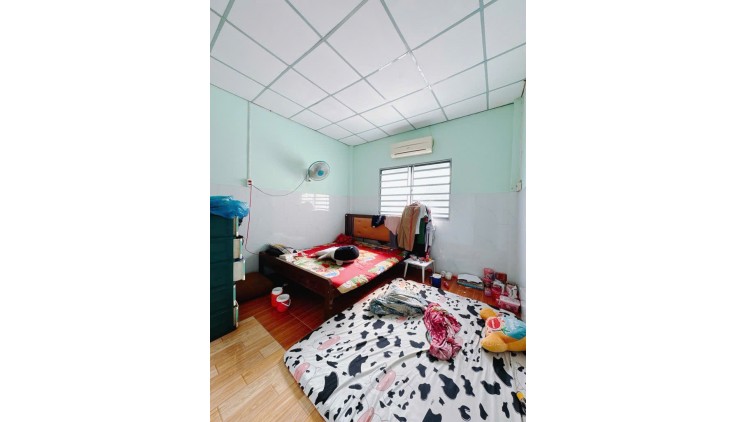 SÁT MẶT TIỀN  NGANG 4 NỞ HẬU 7 DÀI 10,5 M  ĐÚC 3 TẤM Q4 GIẢM 400 TRIỆU