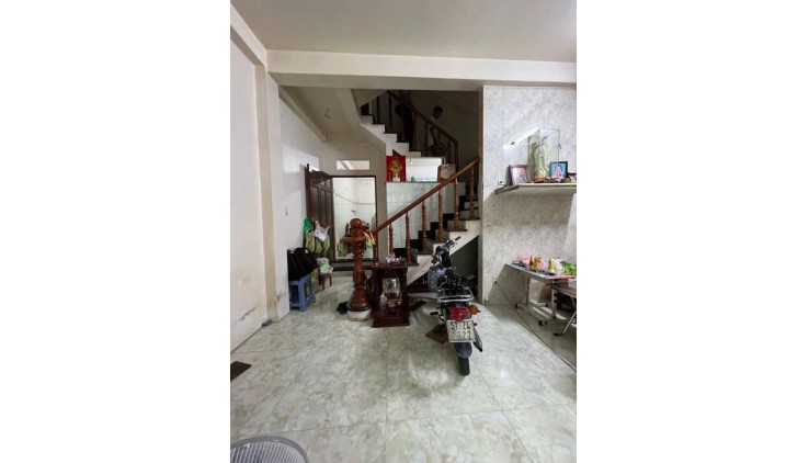 MẶT TIỀN KINH DOANH 
NGANG 5 DÀI 10 - 4 TẤM 
TRUNG TÂM Q4