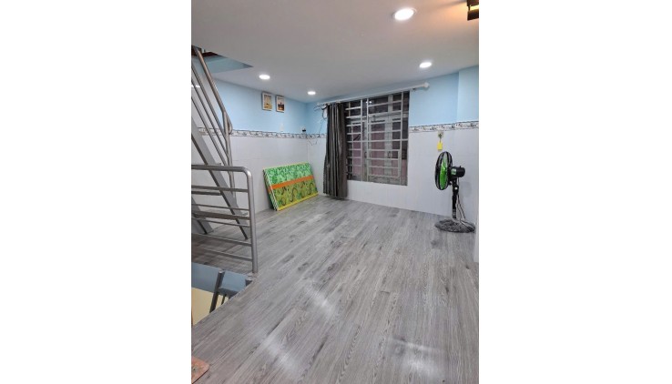 SÁT MẶT TIỀN Q4 
DIỆN TÍCH SD 45 M2 
3 TẤM HƠN 2 TỶ