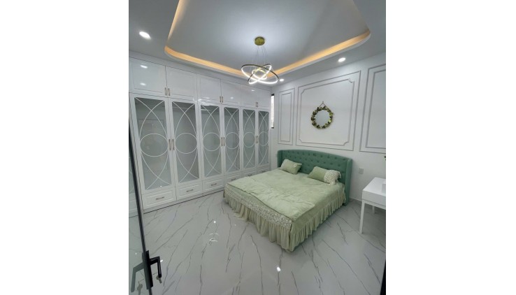 BÁN NHÀ 110m2 bê tông cốt thép,hẻm đường Phạm Hữu Lầu Q.7 sầm uất -- GIÁ nhỉnh 9 TỶ