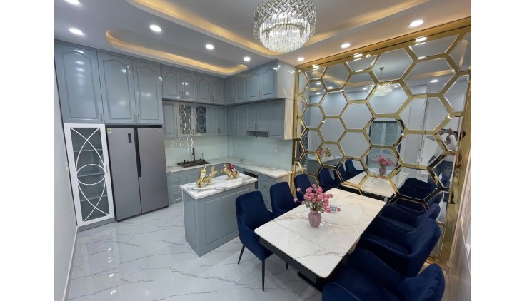 BÁN NHÀ 110m2 bê tông cốt thép,hẻm đường Phạm Hữu Lầu Q.7 sầm uất -- GIÁ nhỉnh 9 TỶ