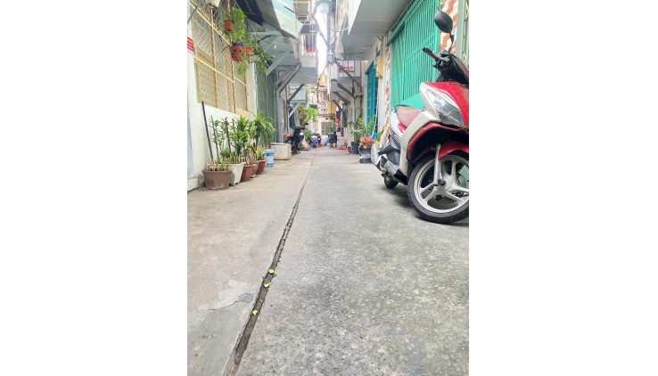 Tặng hộ khẩu khi mua nhà, Lý Thái Tổ Quận 3, nhỉnh 3 tỷ, 30m2 trệt lầu.