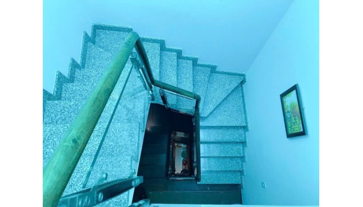 Bán nhà Mặt tiền đường Tân Khai - Cách Mạng Tháng 8, 4.4x11.5m, 4 Tầng - 3PN,  11.5 tỷ.