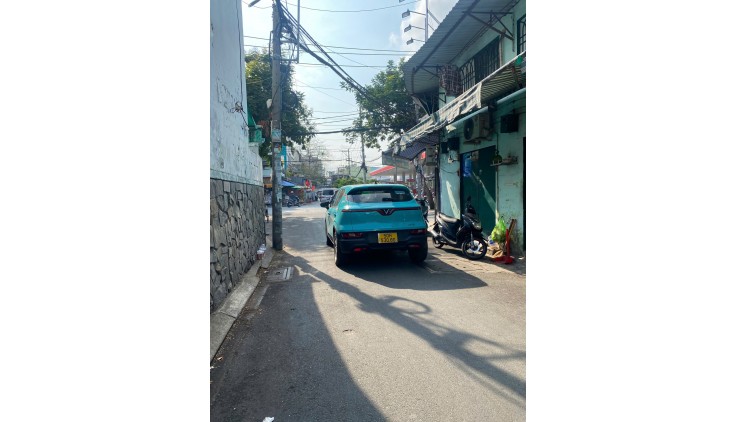 BÁN NHÀ HXH THÔNG 6M - NGAY KÊNH TÂN HÓA - GIÁP TÂN BÌNH - CHỈ 5,2 TỶ