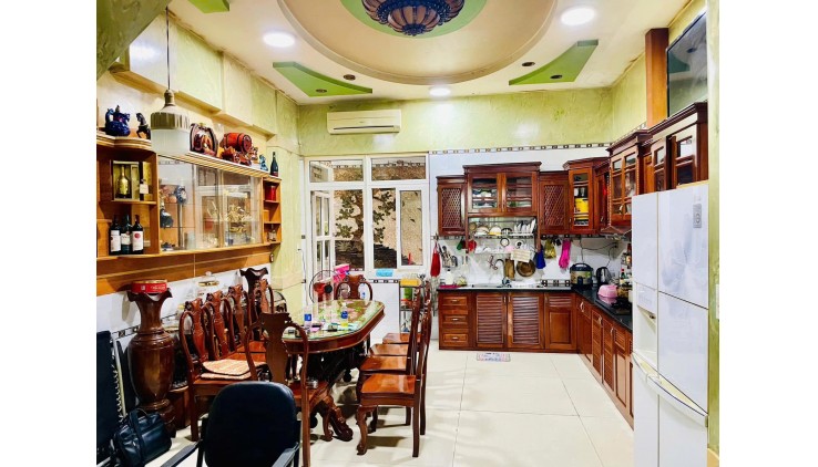 Bán nhà Măt tiền Hoàng Xuân Nhị - ngay Âu Cơ, DT: 5x20m, 4 Tầng - 5PN, chào 13.99 tỷ