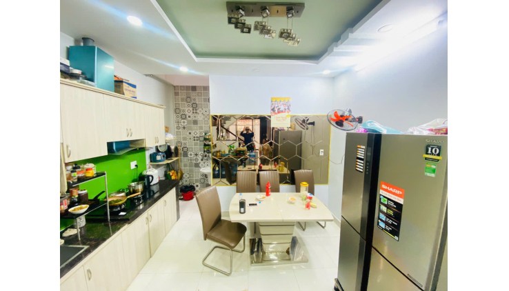 N261- Nhà Bán HUỲNH VĂN BÁNH  - 60m2 - 4 TẦNG , 5PN 6WC - 8 tỷ 250